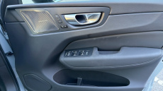 Volvo XC60 2.0 B5P Plus Dark 5dr AWD Geartronic Petrol Estate